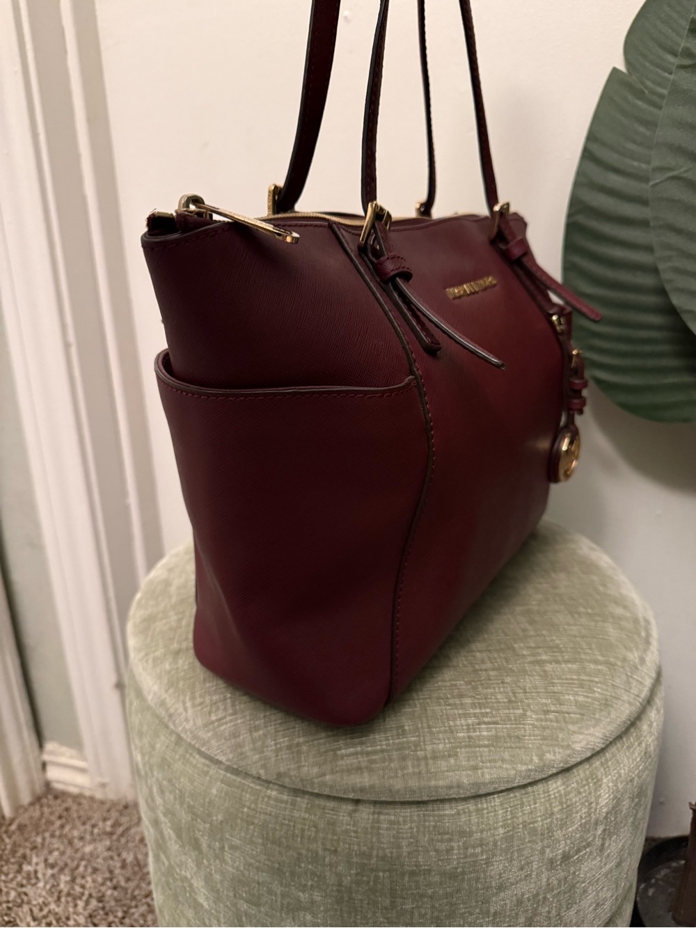 LIKE- NEW Michael Kors Charlotte Large Top Zip Tote Dark Cherry - Picture 3 of 7